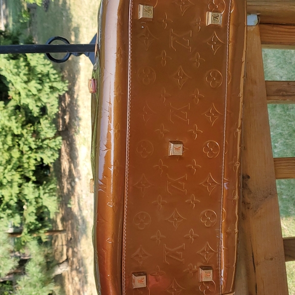 💥💥SOLD💥💥LV Bronze Tompkins Square Sachel - Picture 4 of 17